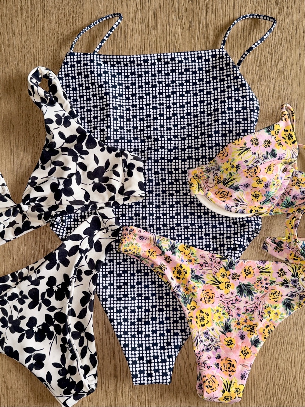 Skatie Swim Bundle ☀️ - two bikinis and one one piece (Amber Fillerup Colab)